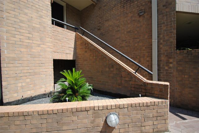 5210 Weslayan Street 207, Houston, TX 77005