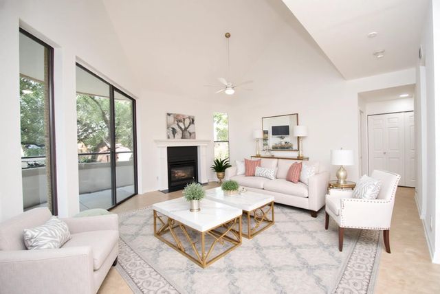 5210 Weslayan Street 207, Houston, TX 77005