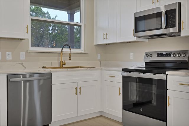 5620 Barkridge Drive, Granbury, TX 76048