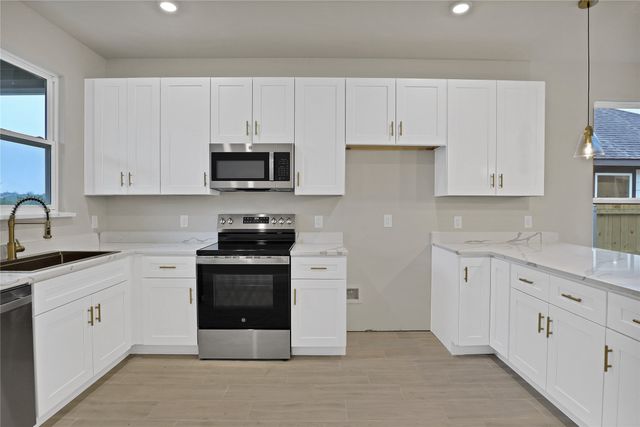 5620 Barkridge Drive, Granbury, TX 76048