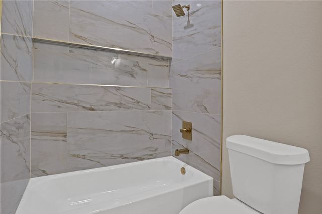 5620 Barkridge Drive, Granbury, TX 76048