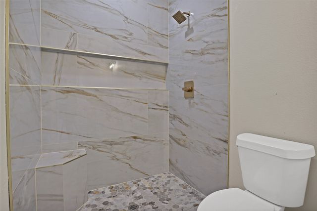 5620 Barkridge Drive, Granbury, TX 76048