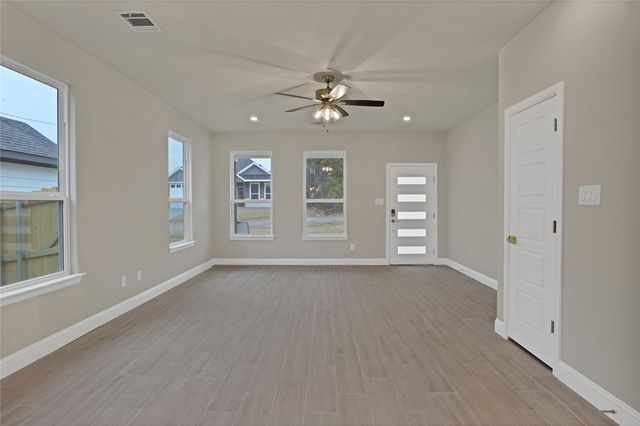 5620 Barkridge Drive, Granbury, TX 76048