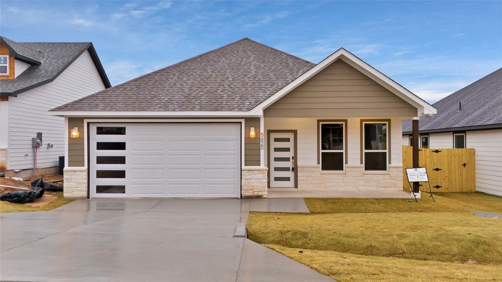 5620 Barkridge Drive, Granbury, TX 76048