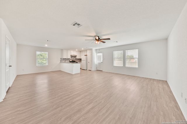 10626 MCCLINTOCK DR, Converse, TX 78109