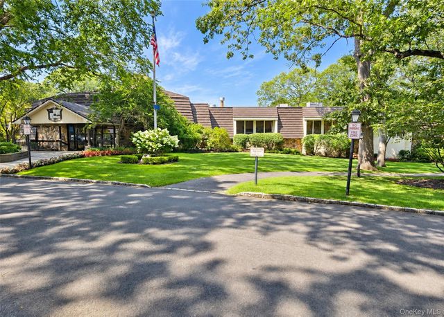 305 Brettonwoods Drive, Coram, NY 11727