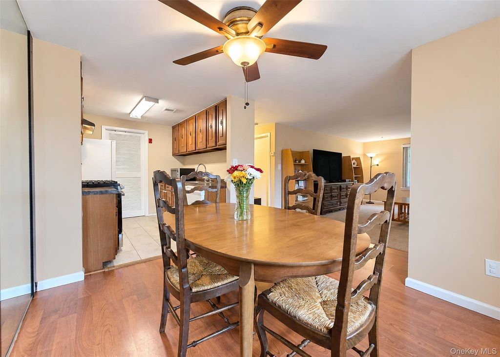 305 Brettonwoods Drive, Coram, NY 11727 — photo 5