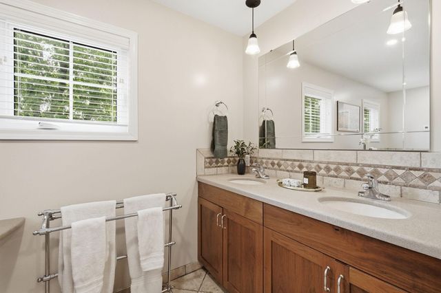 7181 W 192nd Avenue, Eden Prairie, MN 55346