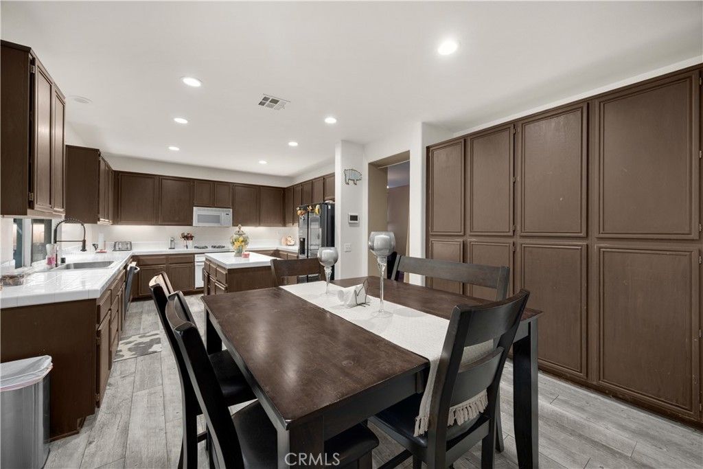 Image 10 of property listing at 32509 Sprucewood, Lake Elsinore, CA 92532