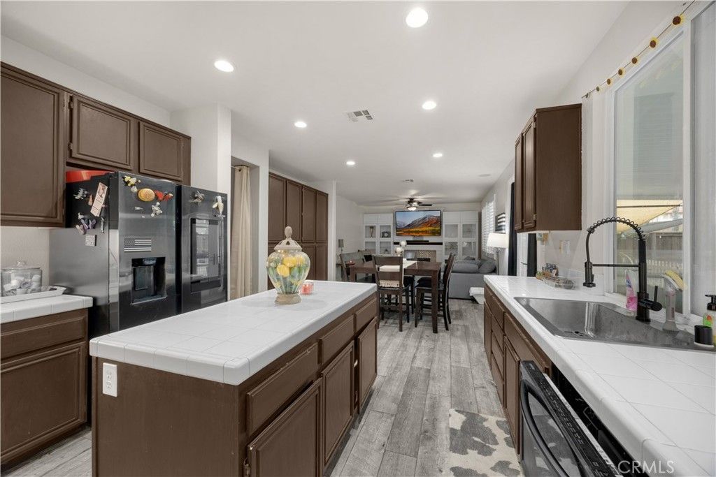 Image 12 of property listing at 32509 Sprucewood, Lake Elsinore, CA 92532