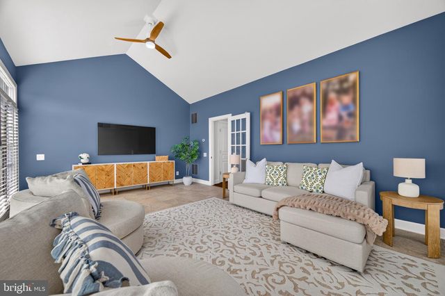 20882 MCINTOSH PL, Leesburg, VA 20175