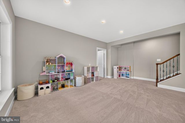 20882 MCINTOSH PL, Leesburg, VA 20175