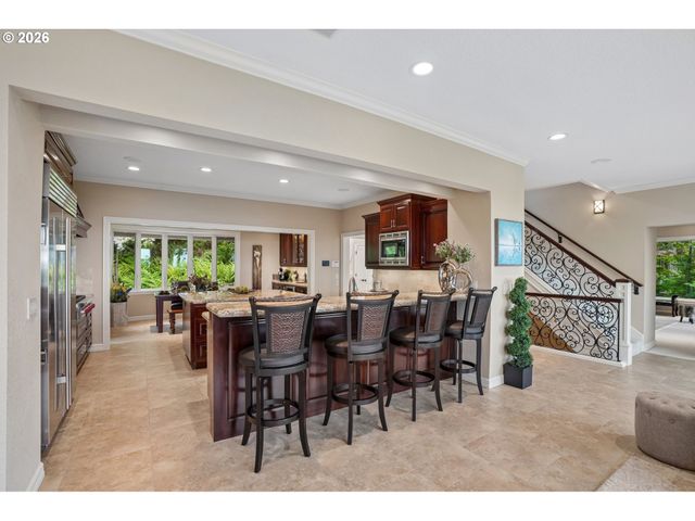221 Sw MOONRIDGE Pl, Portland, OR 97225