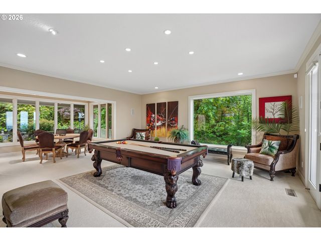 221 Sw MOONRIDGE Pl, Portland, OR 97225