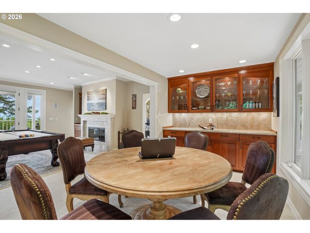 221 Sw MOONRIDGE Pl, Portland, OR 97225