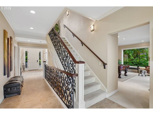 221 Sw MOONRIDGE Pl, Portland, OR 97225