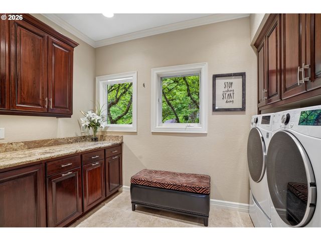 221 Sw MOONRIDGE Pl, Portland, OR 97225