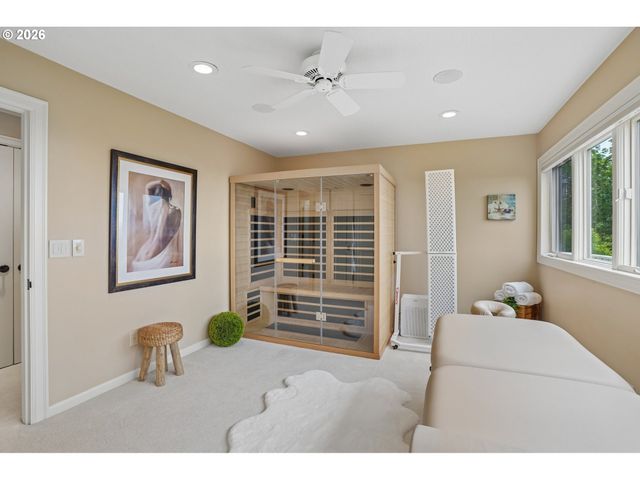 221 Sw MOONRIDGE Pl, Portland, OR 97225