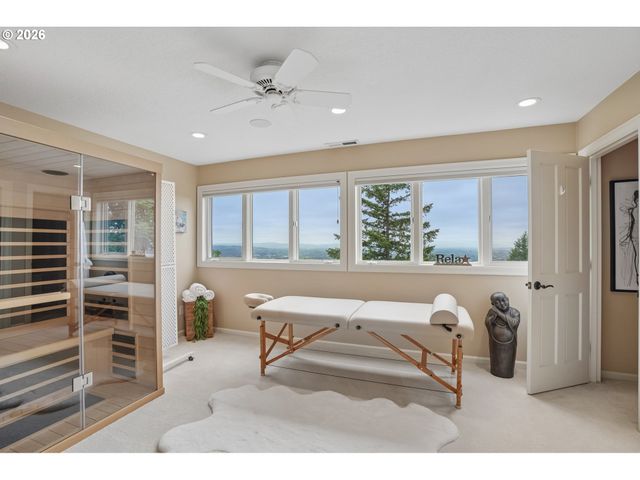221 Sw MOONRIDGE Pl, Portland, OR 97225