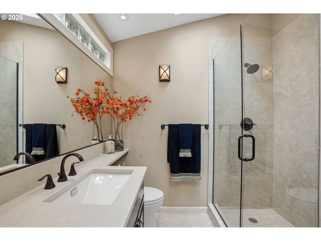 221 Sw MOONRIDGE Pl, Portland, OR 97225