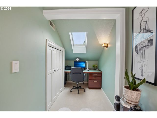 221 Sw MOONRIDGE Pl, Portland, OR 97225