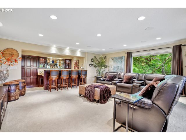 221 Sw MOONRIDGE Pl, Portland, OR 97225