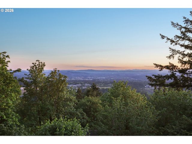 221 Sw MOONRIDGE Pl, Portland, OR 97225