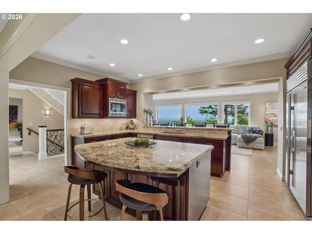 221 Sw MOONRIDGE Pl, Portland, OR 97225