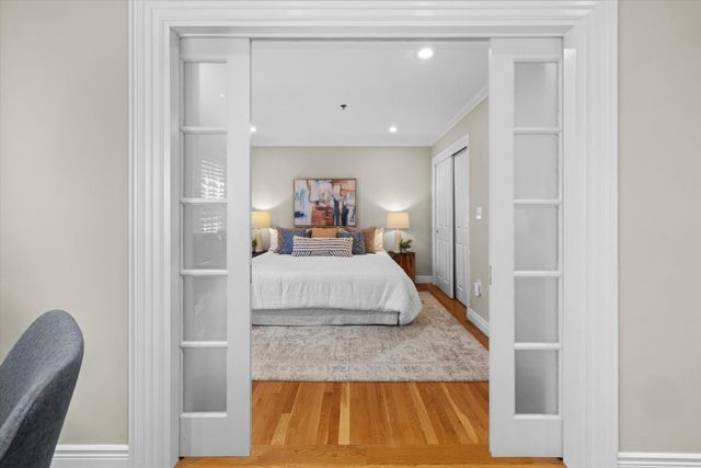 10 Charlesgate E 502, Boston, MA 02215