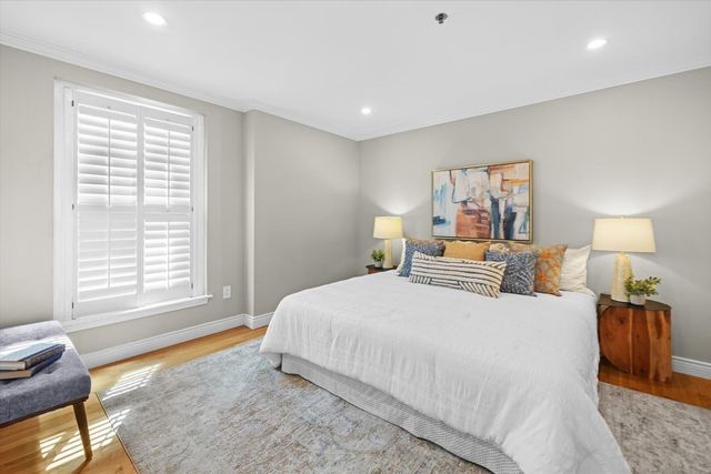 10 Charlesgate E 502, Boston, MA 02215