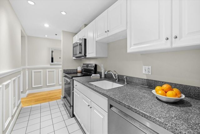 10 Charlesgate E 502, Boston, MA 02215