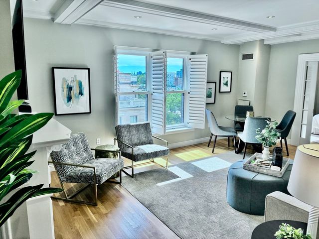 10 Charlesgate E 502, Boston, MA 02215