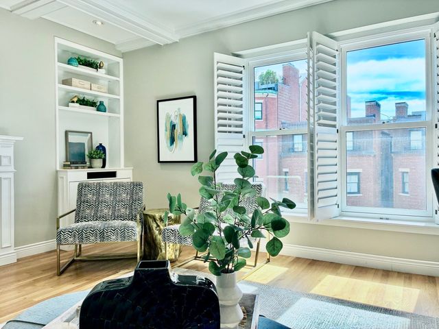 10 Charlesgate E 502, Boston, MA 02215