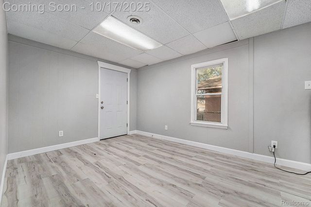 11299 Chalmers Avenue, Warren, MI 48089