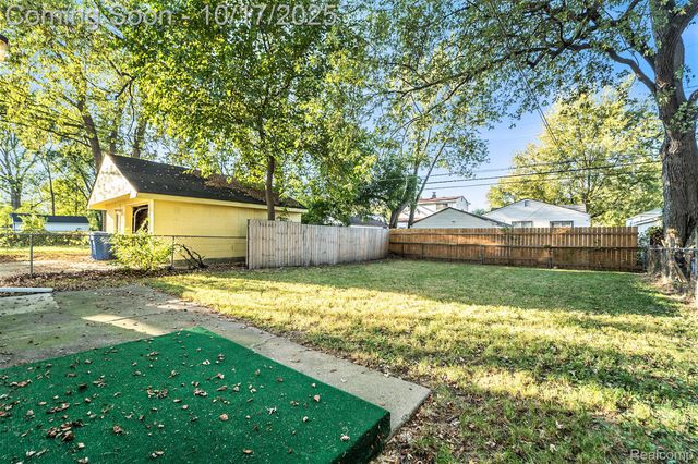 11299 Chalmers Avenue, Warren, MI 48089