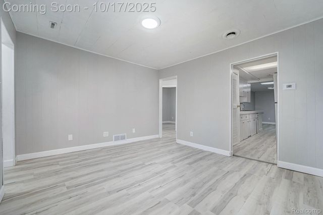 11299 Chalmers Avenue, Warren, MI 48089