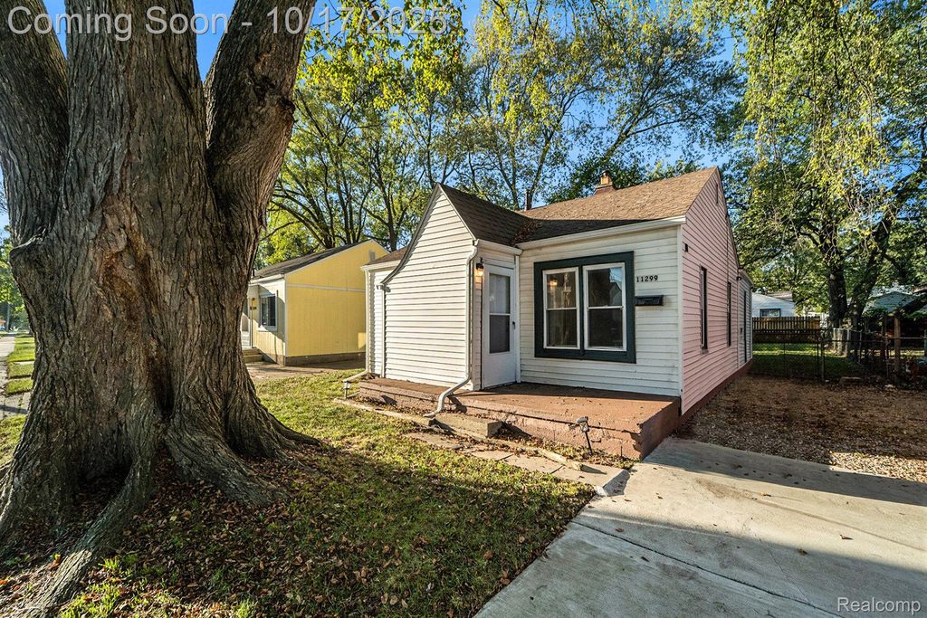 11299 Chalmers Avenue, Warren, MI 48089