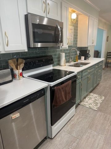 100 Hull Ln, Hendersonville, TN 37075