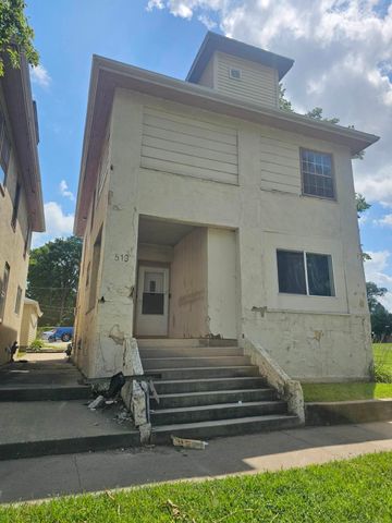 517 W 9th Street, Waterloo, IA 50702