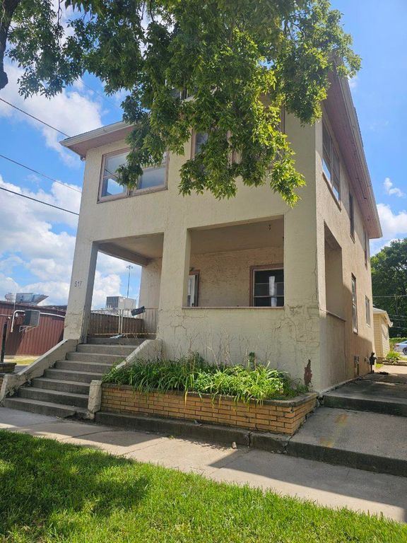 517 W 9th Street, Waterloo, IA 50702