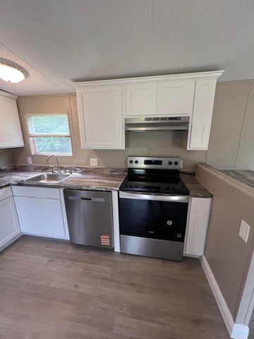 22 J E Brown Dr., Columbia, MS 39429