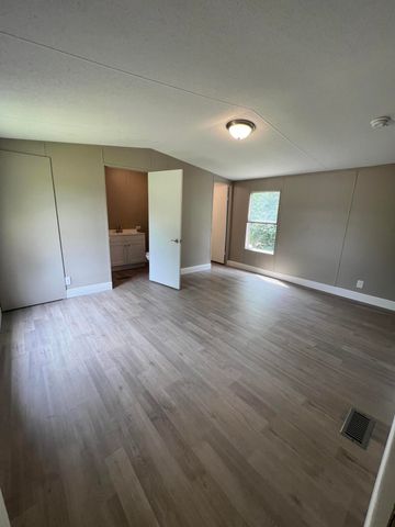 22 J E Brown Dr., Columbia, MS 39429