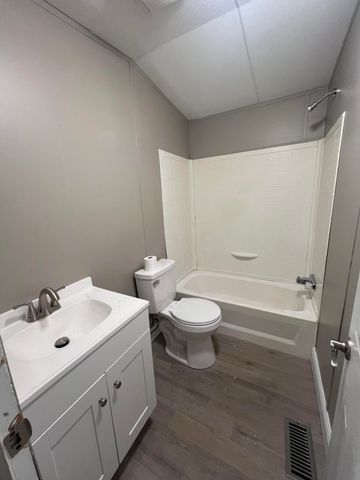 22 J E Brown Dr., Columbia, MS 39429