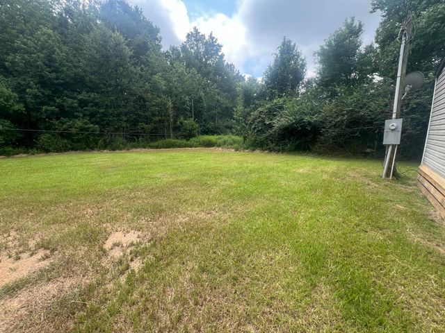 22 J E Brown Dr., Columbia, MS 39429