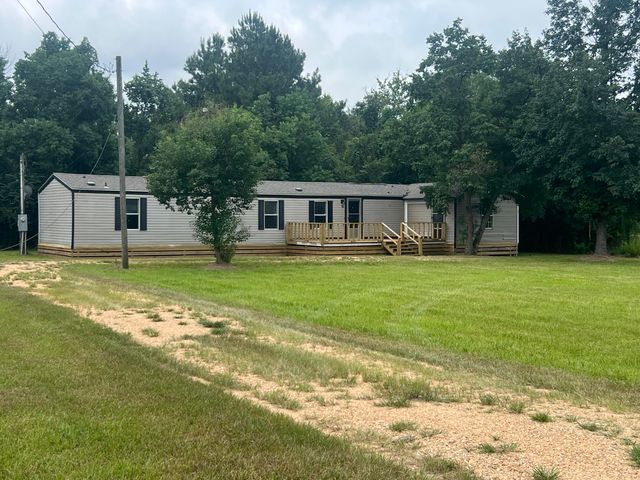 22 J E Brown Dr., Columbia, MS 39429