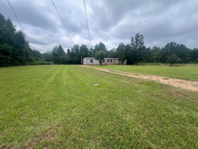 22 J E Brown Dr., Columbia, MS 39429