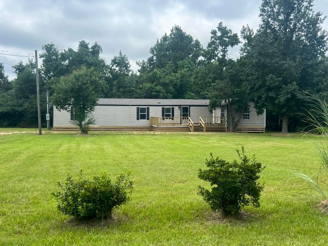 22 J E Brown Dr., Columbia, MS 39429