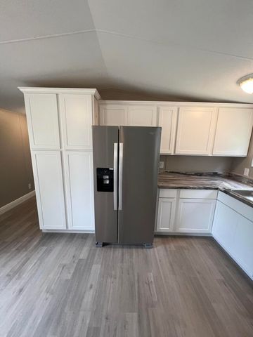 22 J E Brown Dr., Columbia, MS 39429