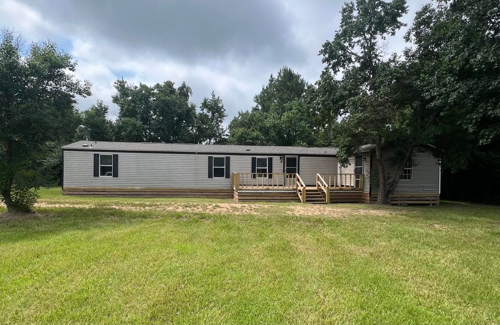 22 J E Brown Dr., Columbia, MS 39429