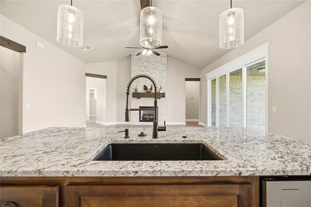10500 SW 50th Street, Mustang, OK 73064